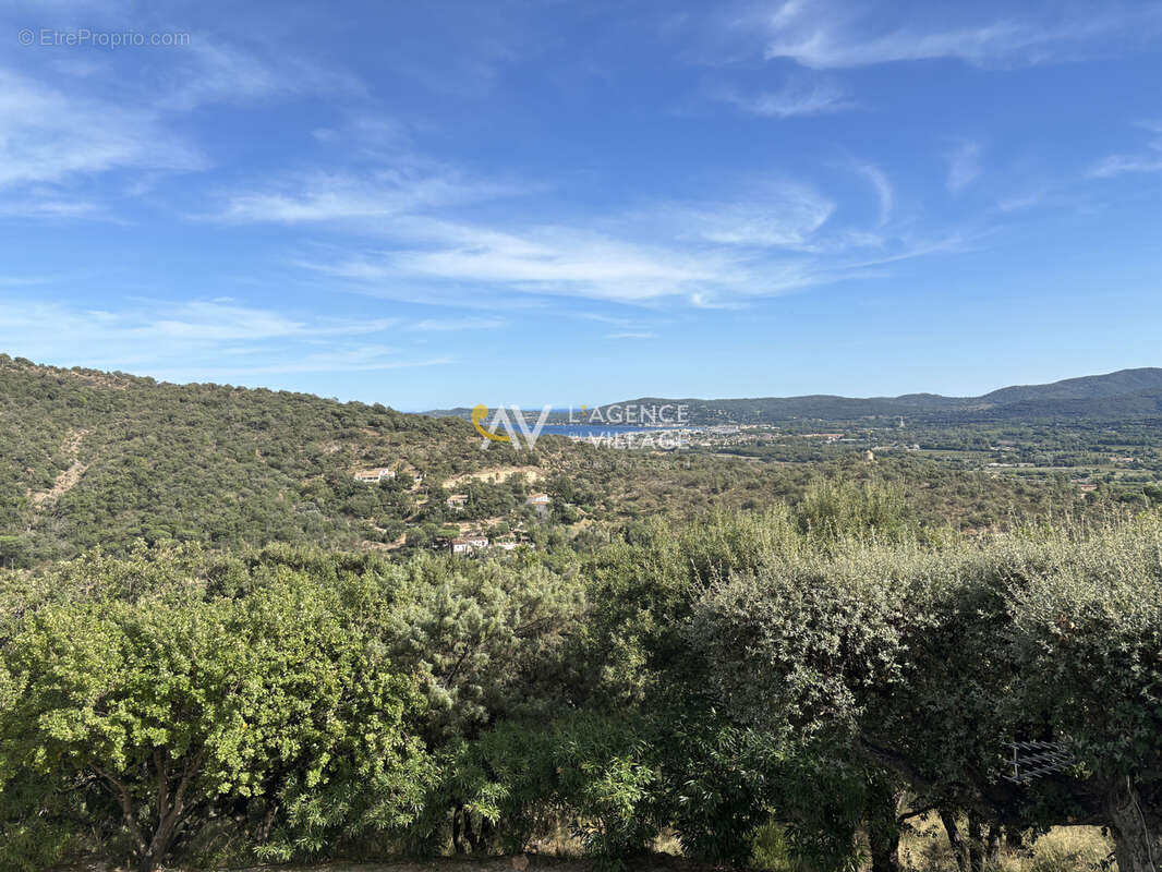 Appartement à GRIMAUD