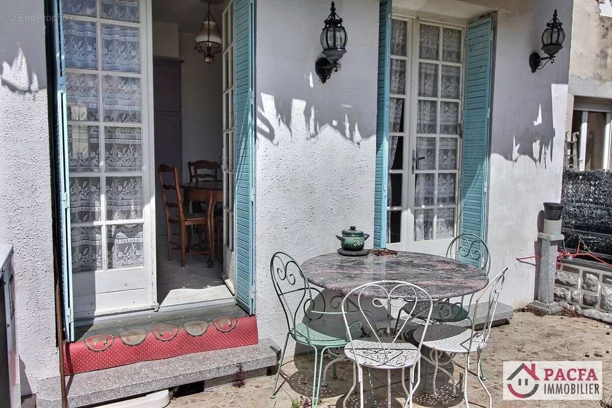 Maison à LACROUZETTE