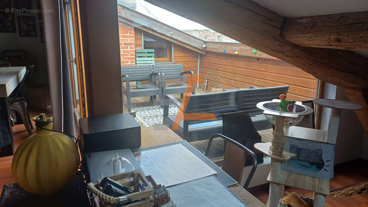 Appartement à SAINT-ETIENNE