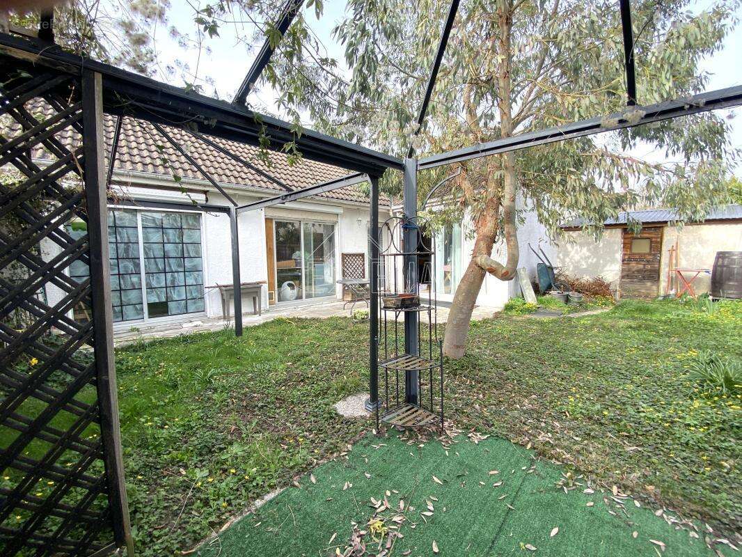 Maison à ROSNY-SUR-SEINE