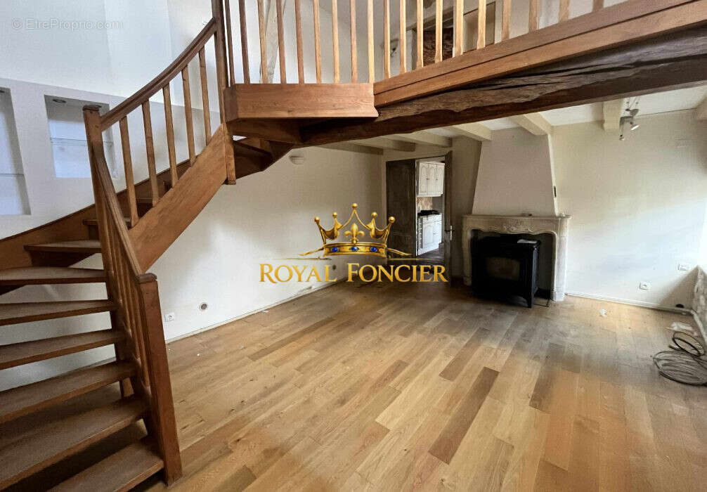 Maison 155 m² à Theneuil  - photo 7