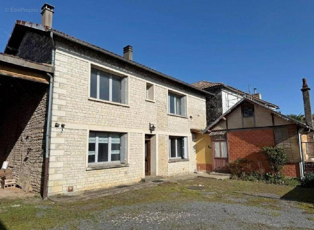 Maison à VILLEFAGNAN