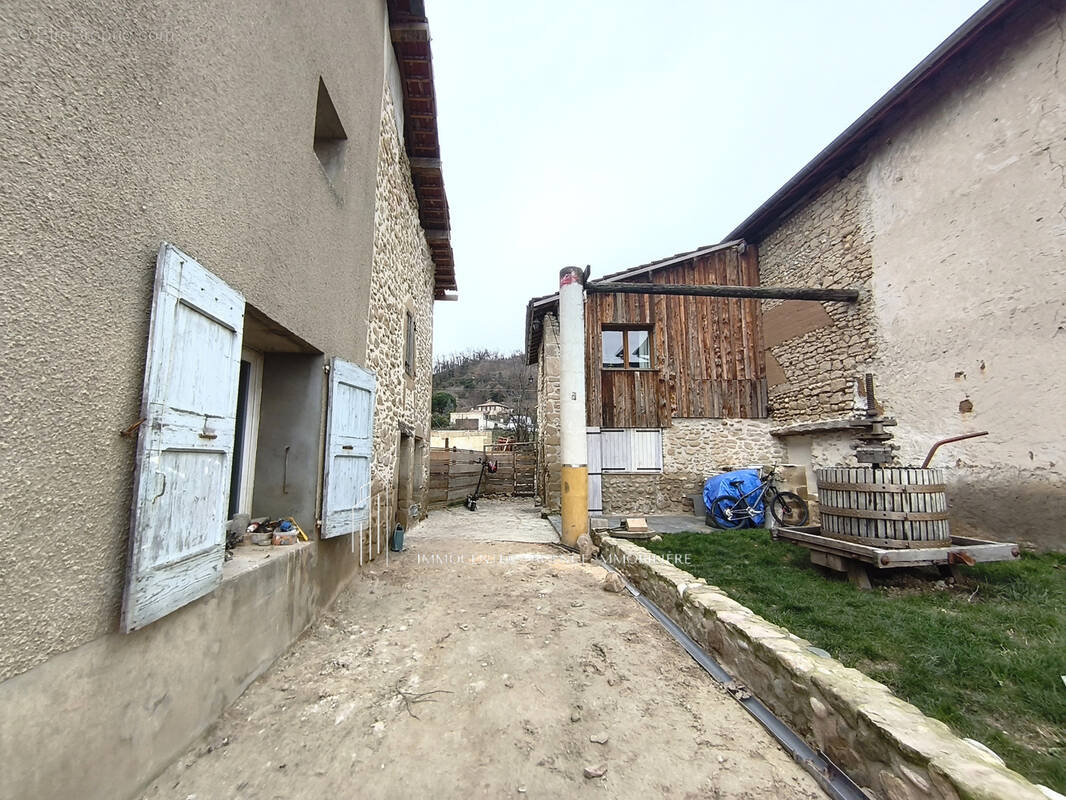 Maison à SAINT-LATTIER