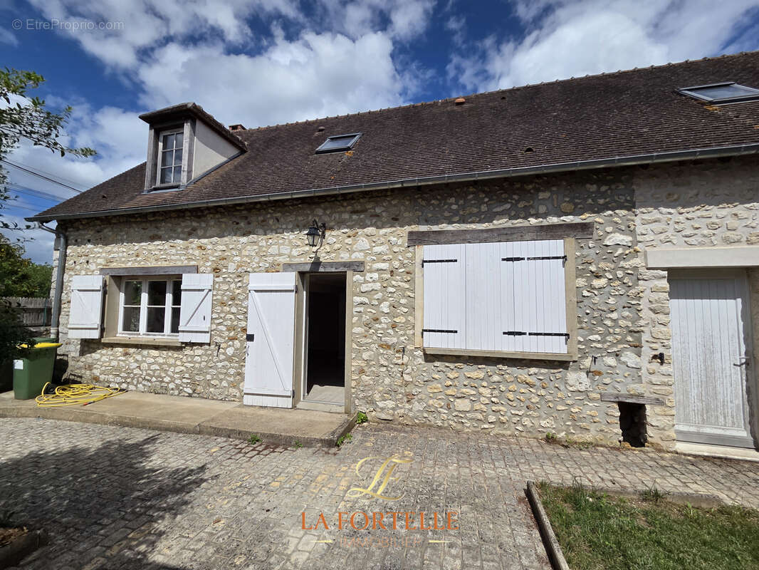 Maison à MONTCHAUVET