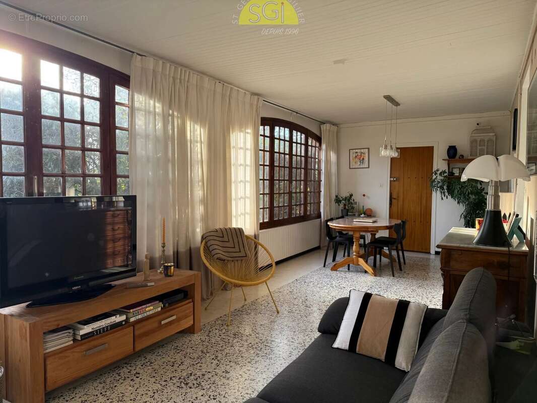 Maison à SAINT-GENIS-DES-FONTAINES