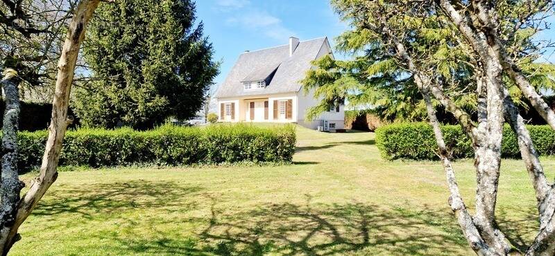 Maison à CONDE-SUR-VIRE