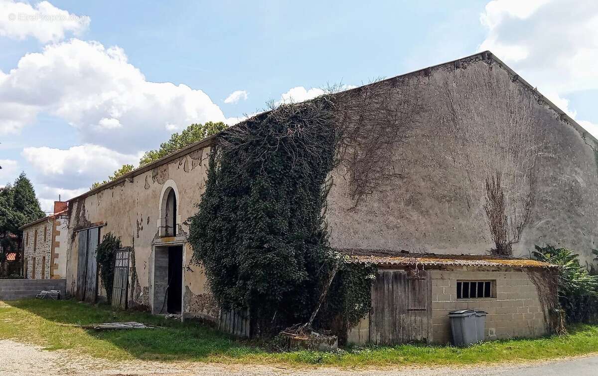 Maison à CONFOLENS