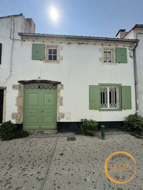 Maison 87 m² à La Flotte  - photo 2