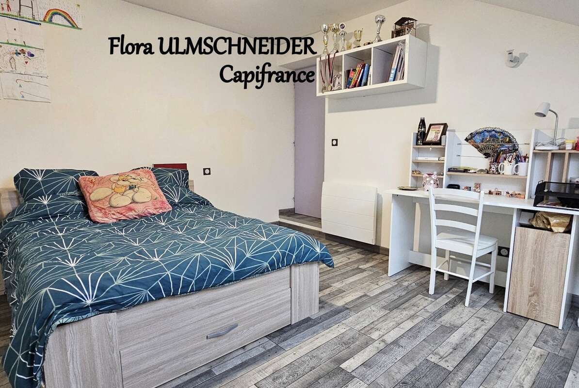 Authenticité et espace : grande maison mitoyenne en pierre avec 5 chambres à vendre à CHINDRIEUX avec garage et terrain proche d - photo 20