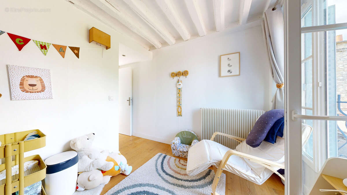 Maison à THIVERVAL-GRIGNON
