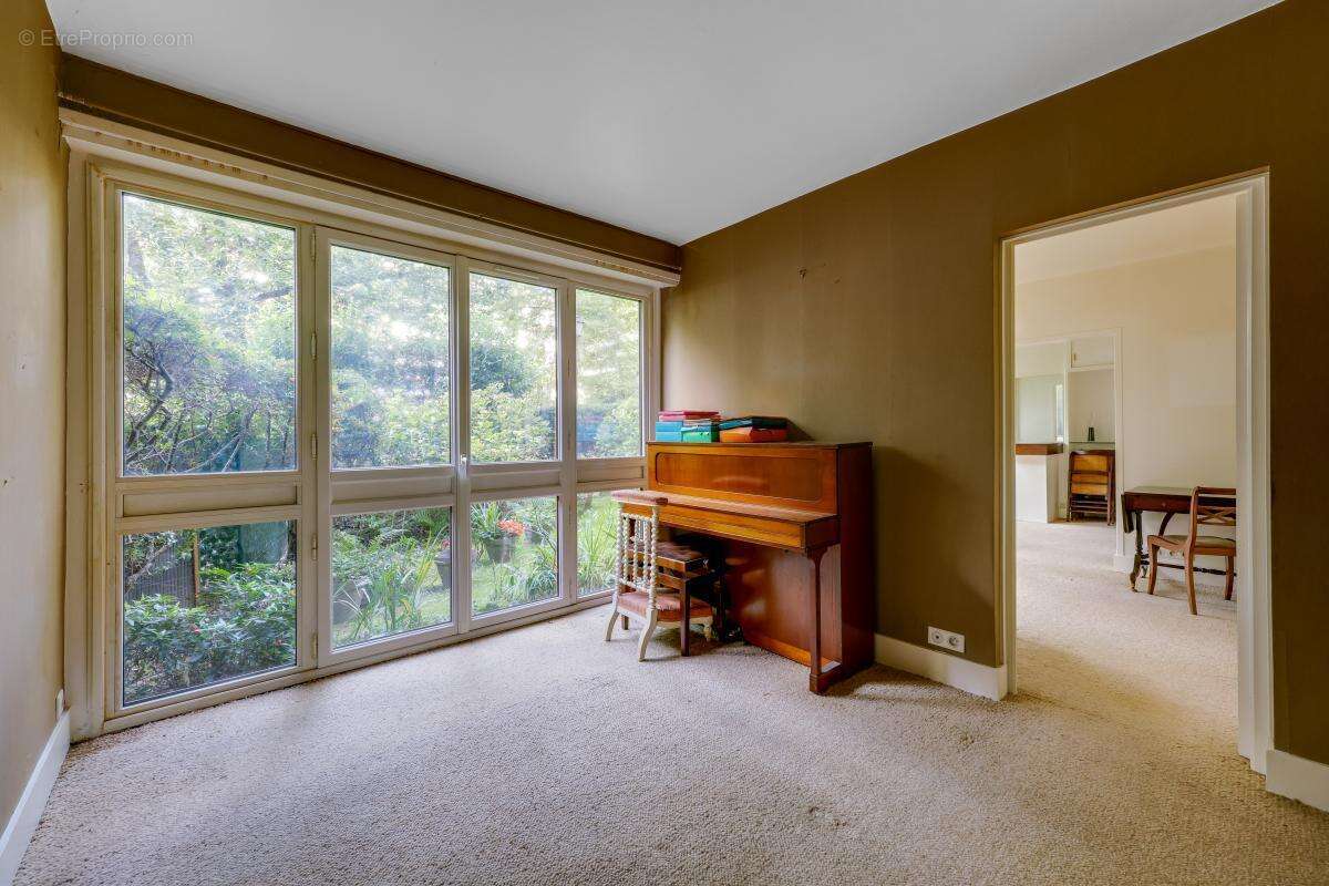 Appartement à LA CELLE-SAINT-CLOUD