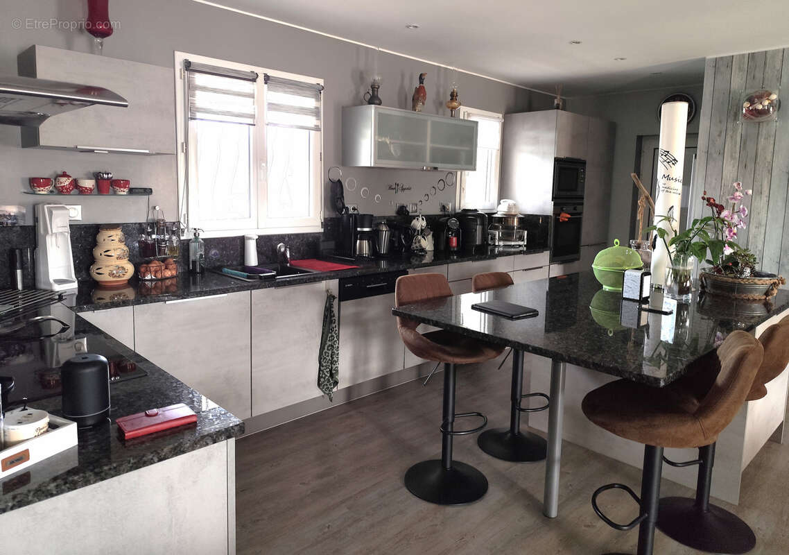 Maison à JONQUIERES-SAINT-VINCENT