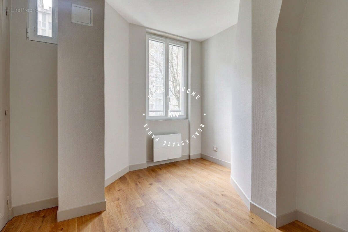Appartement à PARIS-14E
