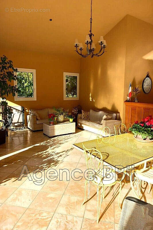 Maison 500 m² à Mougins  - photo 4