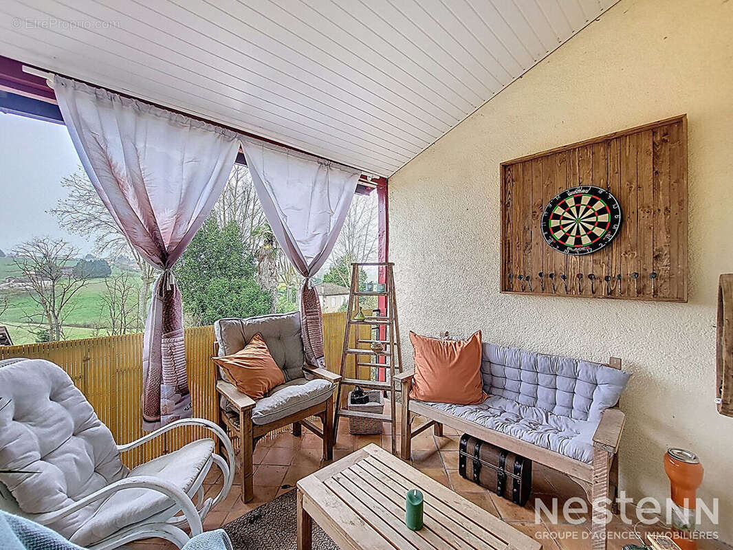 A Vendre Maison en pierre entièrement rénovée de 86 m² avec jardin et dépendances au coeur de Mézin - photo 5