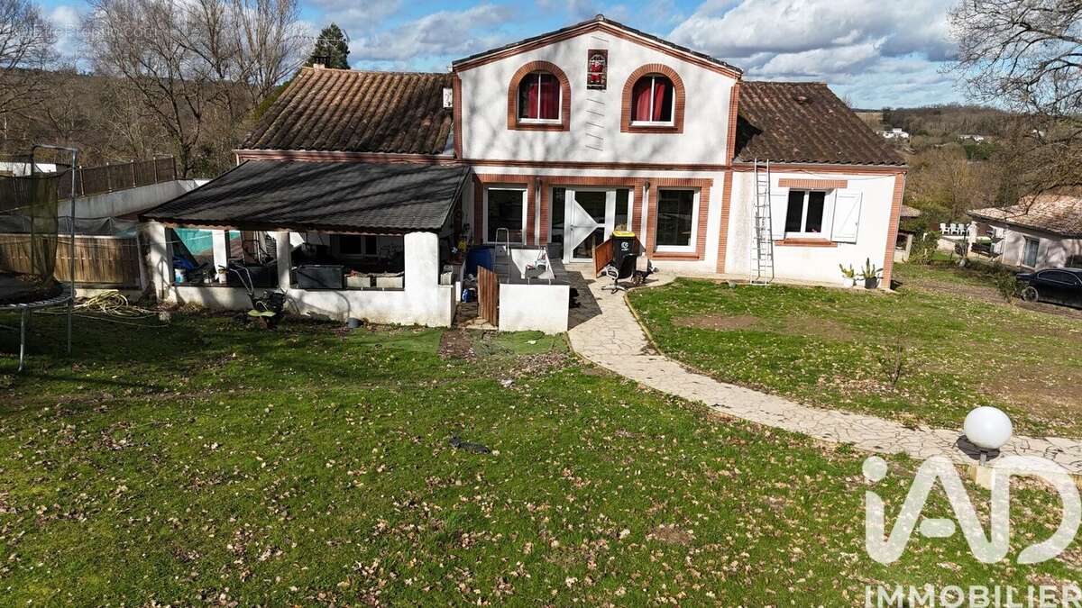 Photo 2 - Maison à SAINTE-FOY-DE-PEYROLIERES