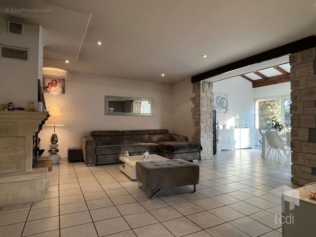 Maison à MONTELIMAR