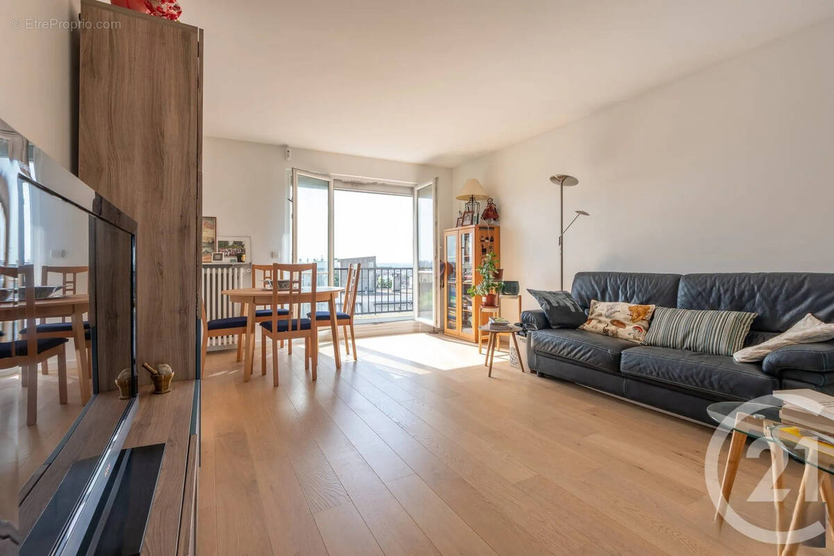 Appartement à SAINT-MAUR-DES-FOSSES