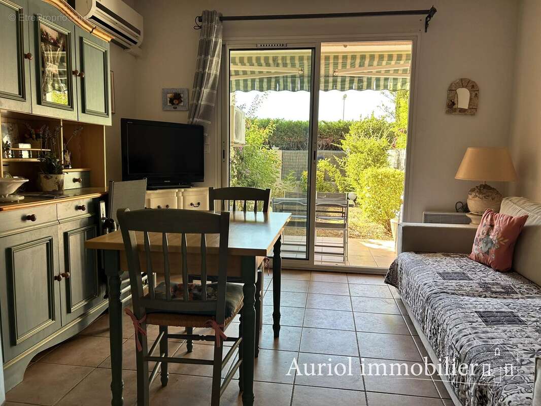 Appartement à SAINT-CYR-SUR-MER