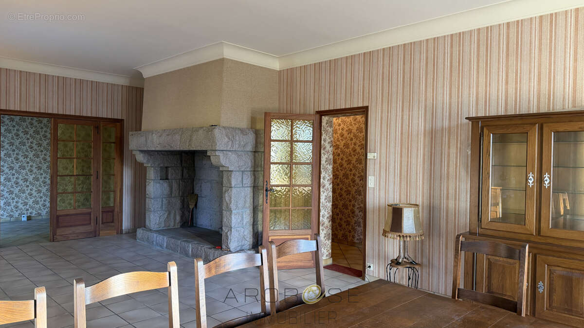 Maison à AIGUILLON