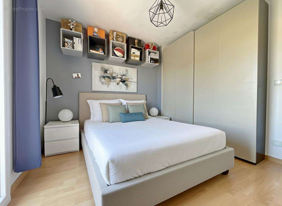 Maison à SIMIANE-COLLONGUE