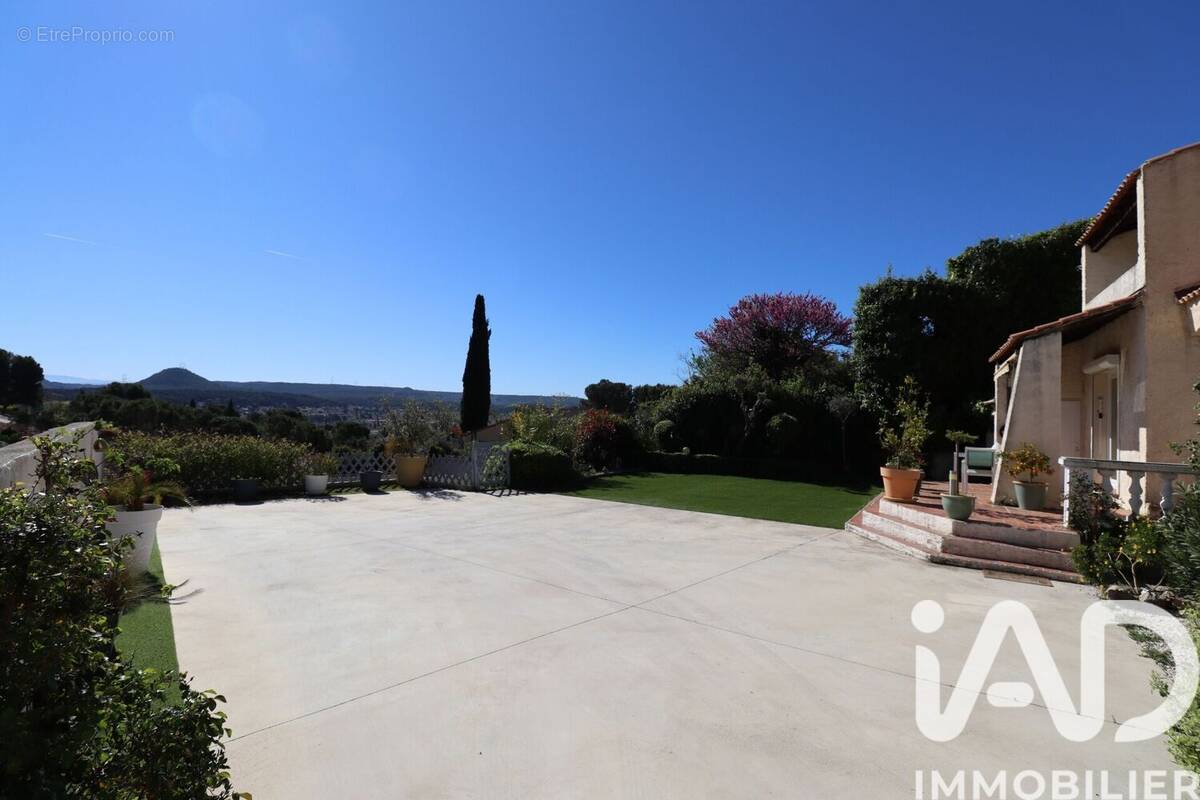 Photo 1 - Maison à VELAUX