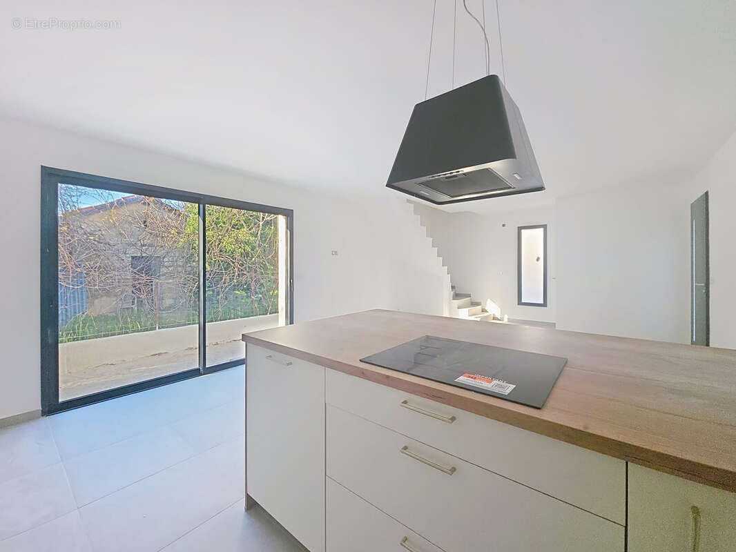 L’agence Négoce Habitat vous propose à la vente cette villa situé sur la commune de LUNEL Quartier La Magnaner - photo 7