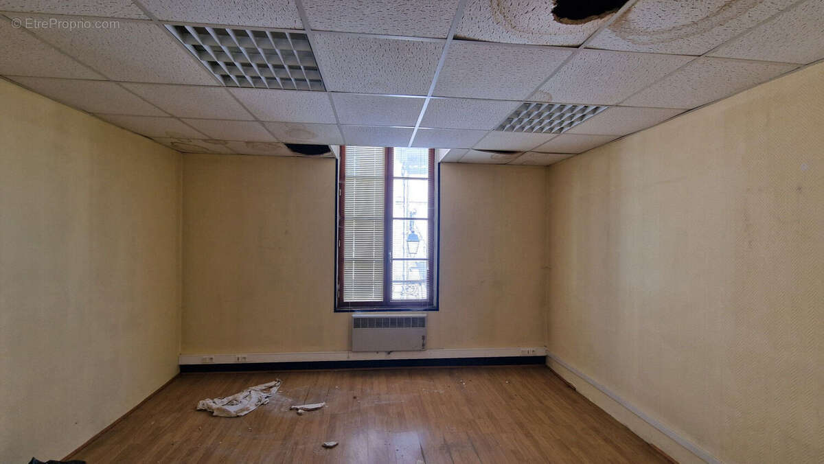 Appartement 132 m² à Fontenay-Le-Comte  - photo 2