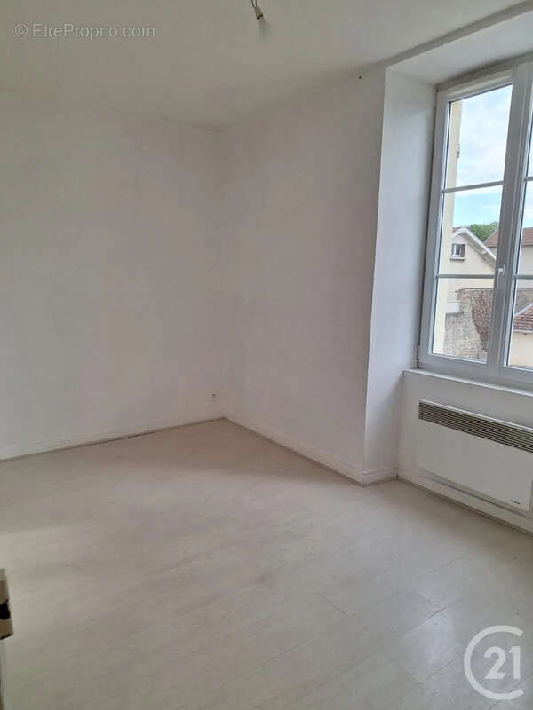 Maison à SAINT-BRICE-COURCELLES