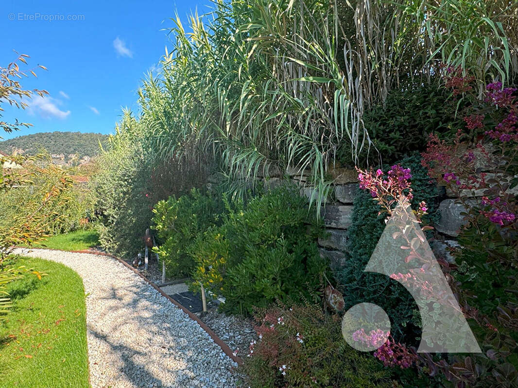 Maison à LA ROQUE-GAGEAC