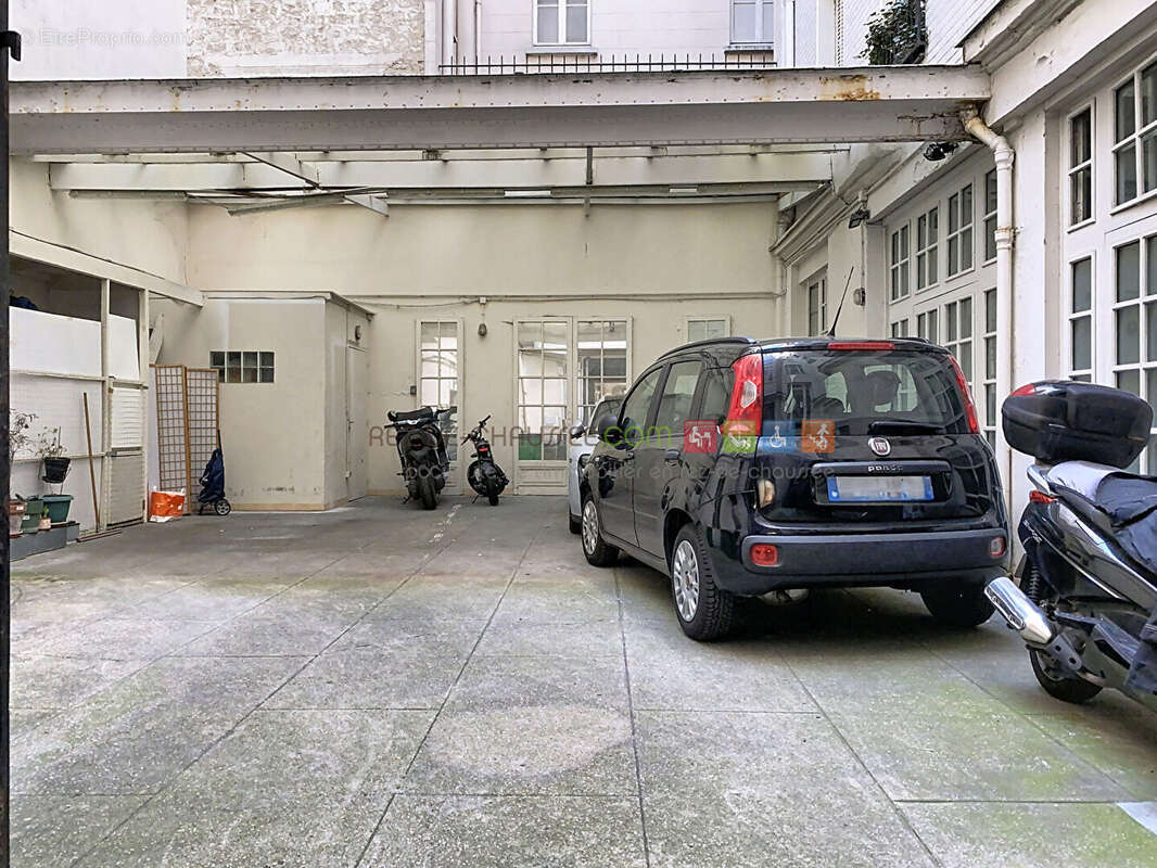 Commerce à PARIS-16E