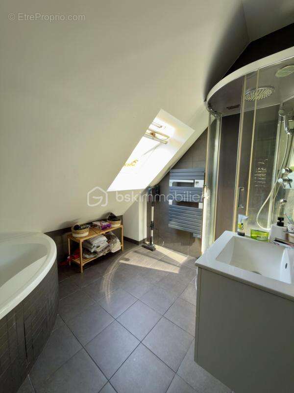 Maison à LA CHAPELLE-DES-MARAIS