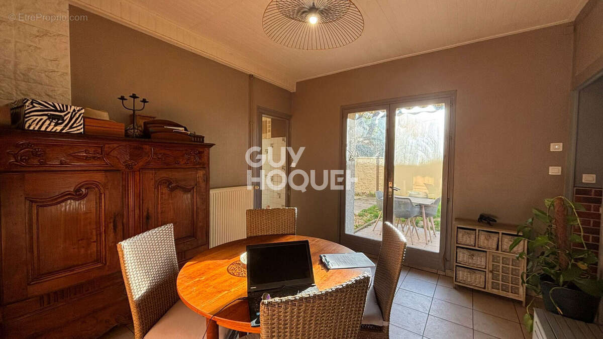 Maison à IVRY-LA-BATAILLE