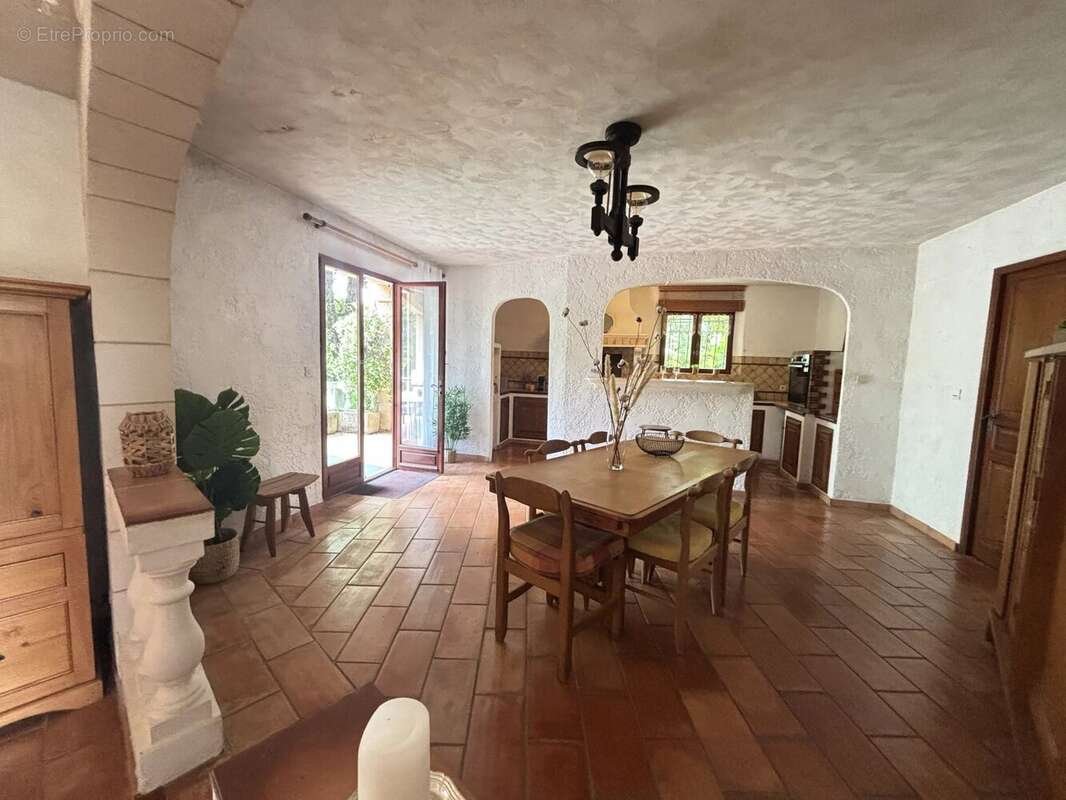 Maison à FIGANIERES