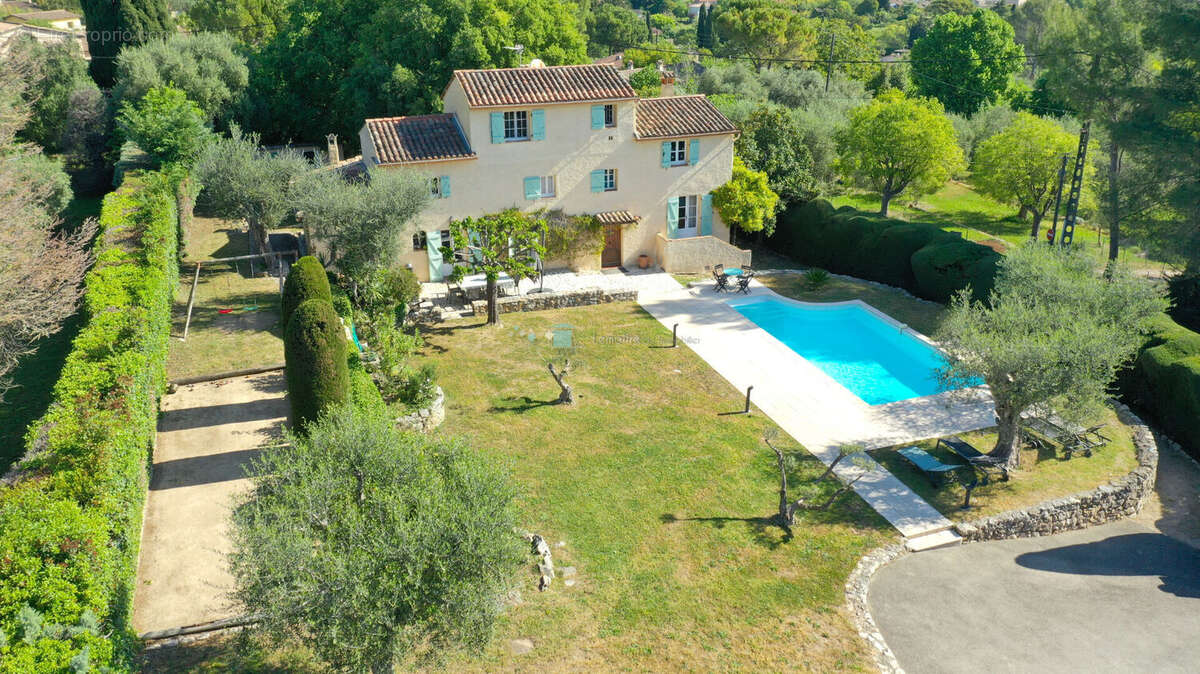 Mas Grasse saint Jacques 170 m² avec jolie jardin et piscine - photo 3