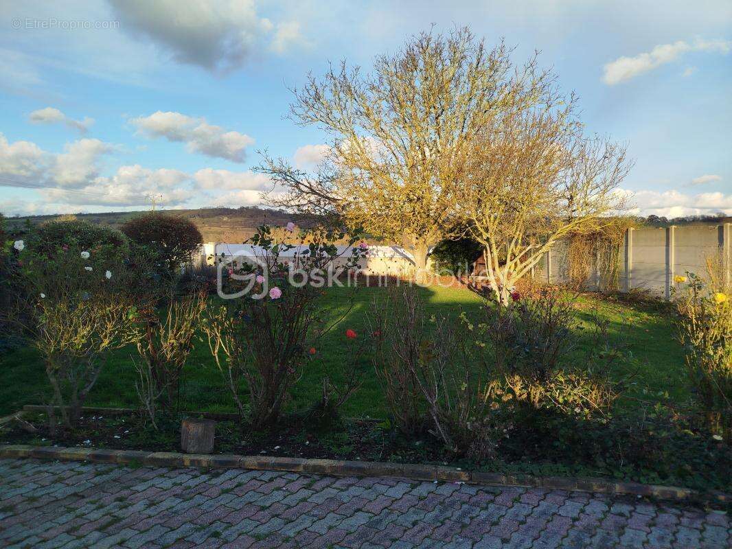 Maison à MONCHAUX-SORENG