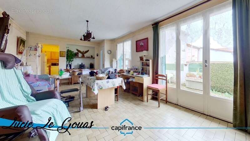 Maison de 220m² avec garage et jardin - photo 2