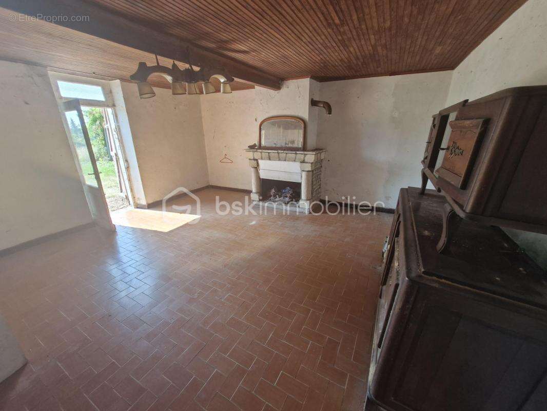 Maison à SAINT-QUENTIN-DE-CAPLONG