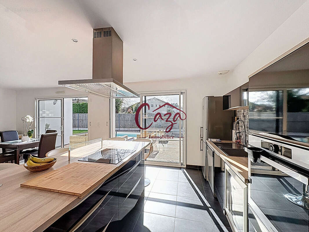 Maison à FARGUES-SAINT-HILAIRE