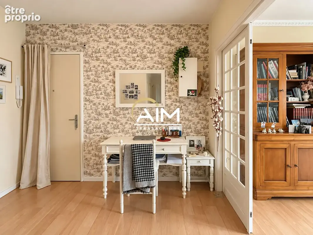 Bel appartement lumineux de 90 m² avec balcon, parking et cave - photo 4