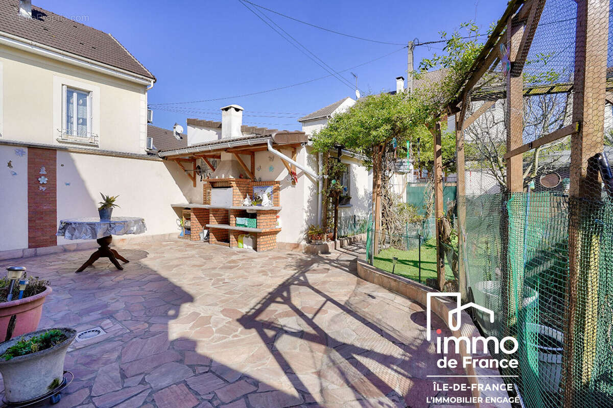 Maison à LE BLANC-MESNIL