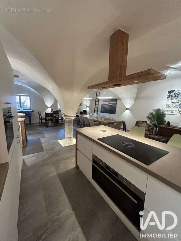 Maison 673 m² à La Salle-Les-Alpes  - photo 4