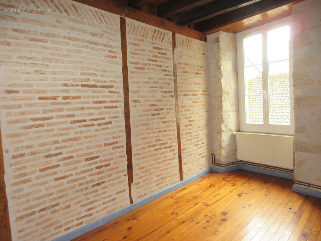 Maison à SAINT-MARCEL