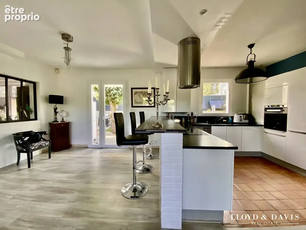 Maison 6 pièces 160 m² à vendre à Suce-Sur-Erdre (44240) - photo 3