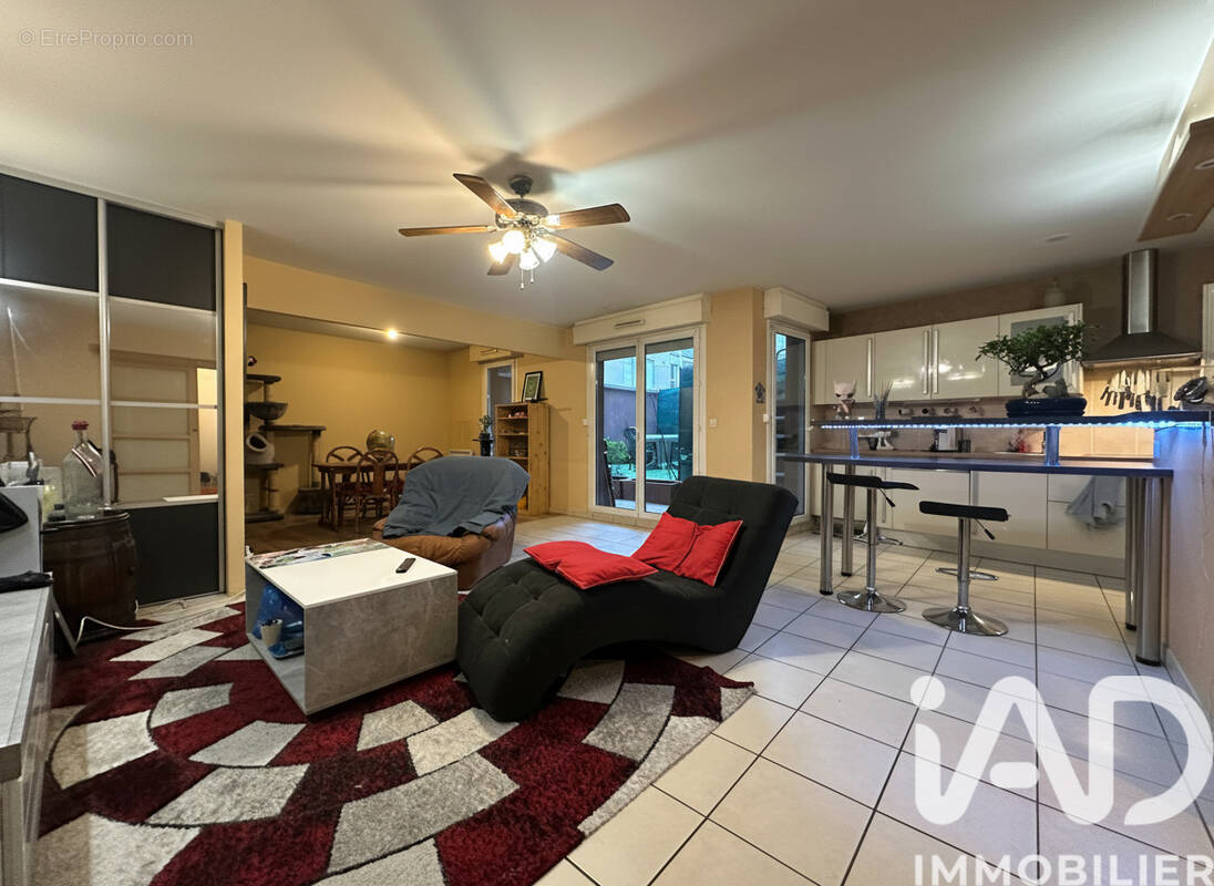 Photo 1 - Appartement à DEVILLE-LES-ROUEN