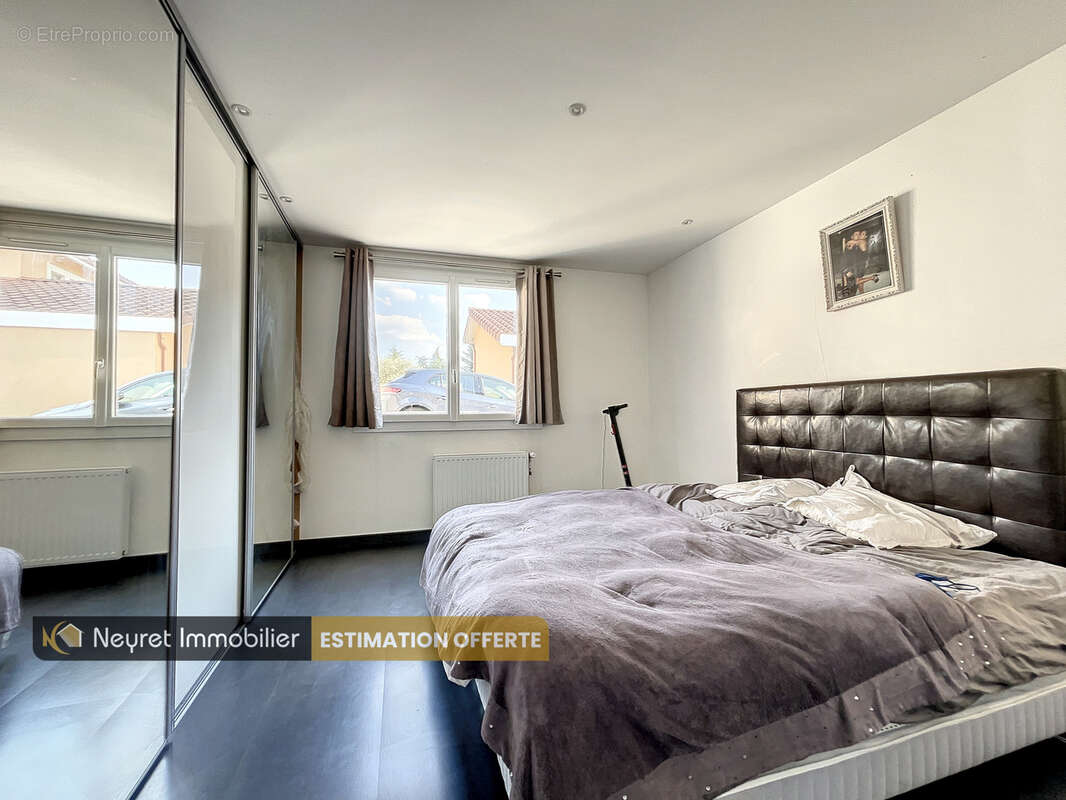 Maison à SAINT-GENIS-LAVAL