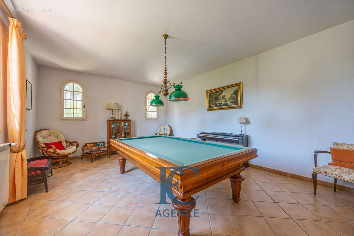 Maison de 190 m2 au coeur de la pinède de La Cride - photo 5