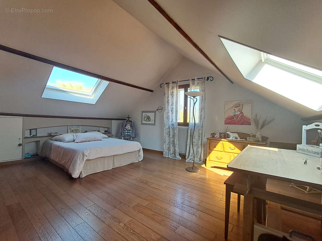 Maison à THOIRY