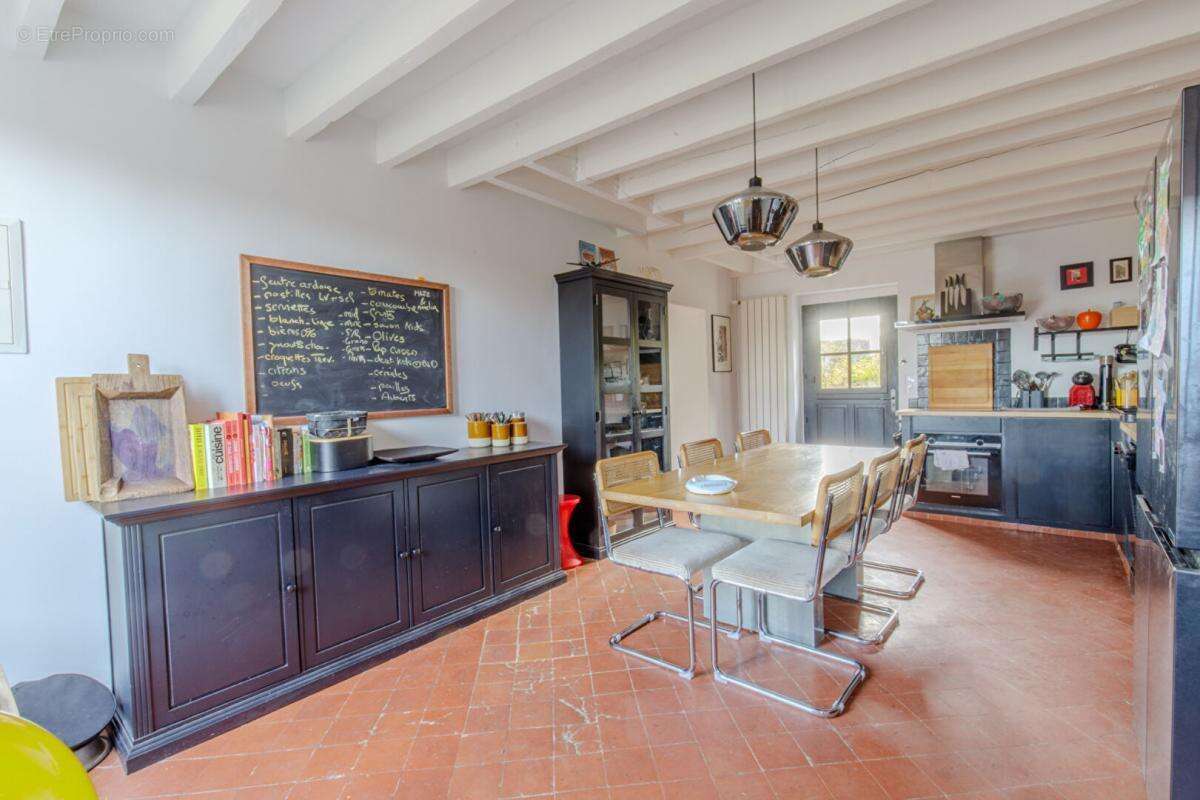 Maison à OINVILLE-SUR-MONTCIENT