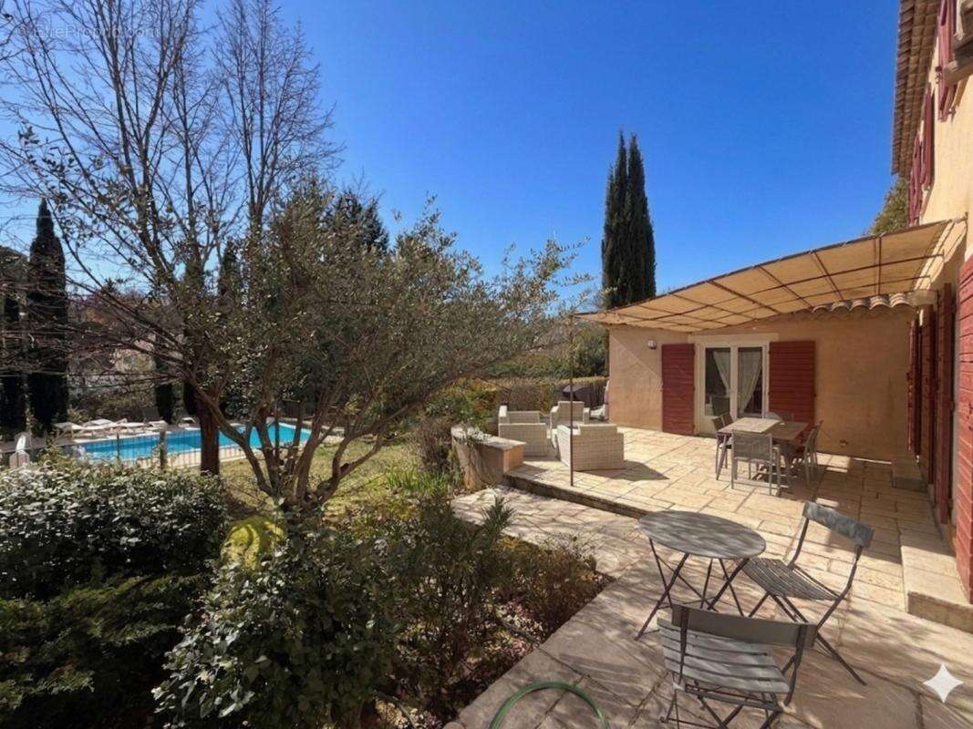 Maison à SAINT-MAXIMIN-LA-SAINTE-BAUME